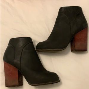 Jeffrey Campbell - Hanger booties